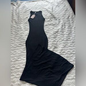 ReoRia Black Sleeveless Top